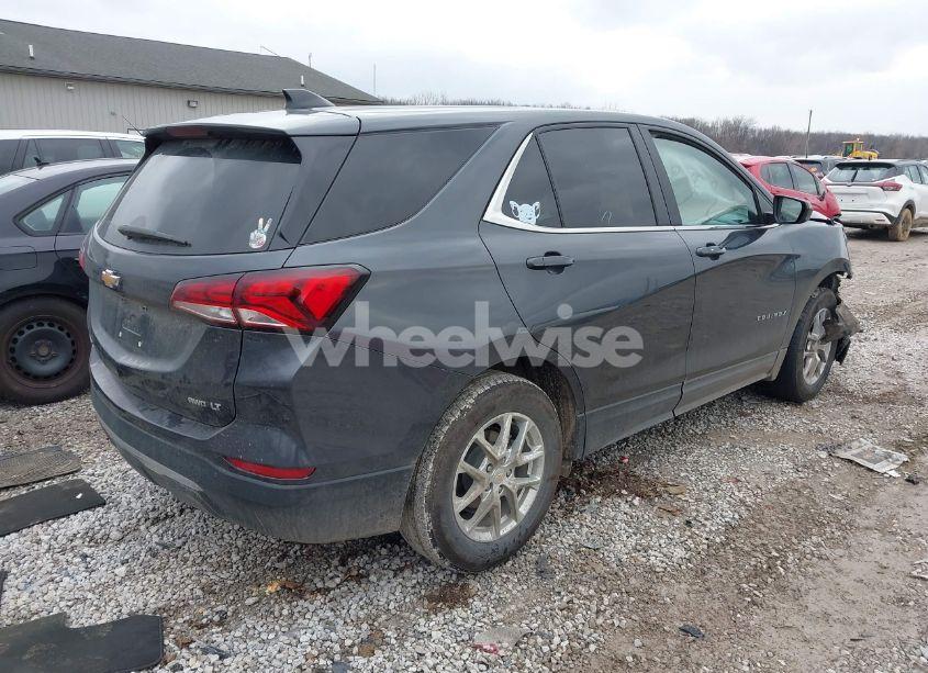 Photo 4 of 2022 Chevrolet Equinox AWD LT (VIN 3GNAXUEV8NS195624)