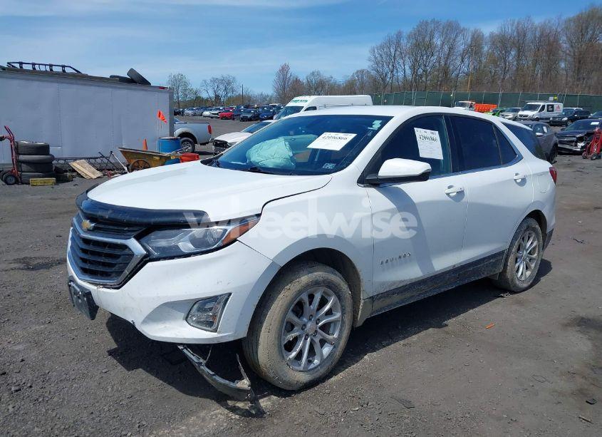 Photo 2 of 2019 Chevrolet Equinox LT (VIN 3GNAXUEV9KS508126)