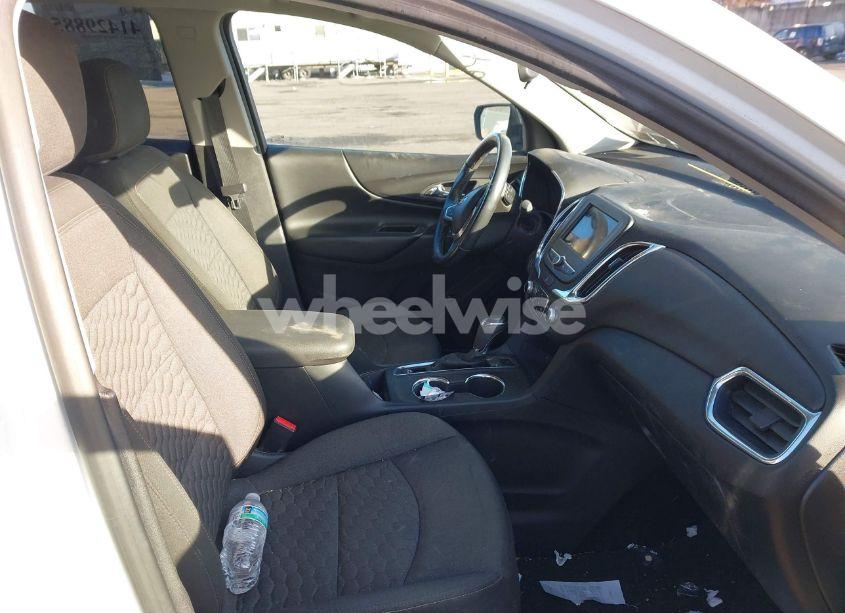 Photo 5 of 2019 Chevrolet Equinox LT (VIN 3GNAXUEV9KS567256)