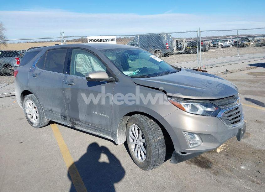 2019 Chevrolet Equinox LT (VIN 3GNAXUEV9KS567774) main photo