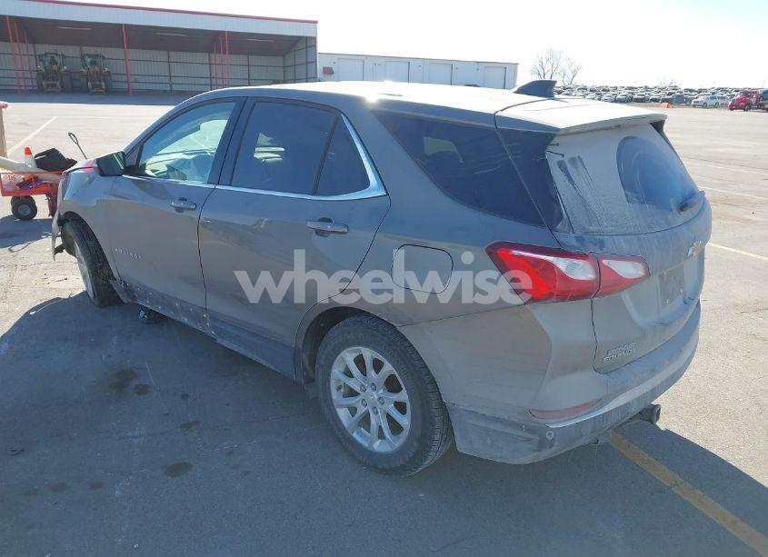 Photo 3 of 2019 Chevrolet Equinox LT (VIN 3GNAXUEV9KS567774)