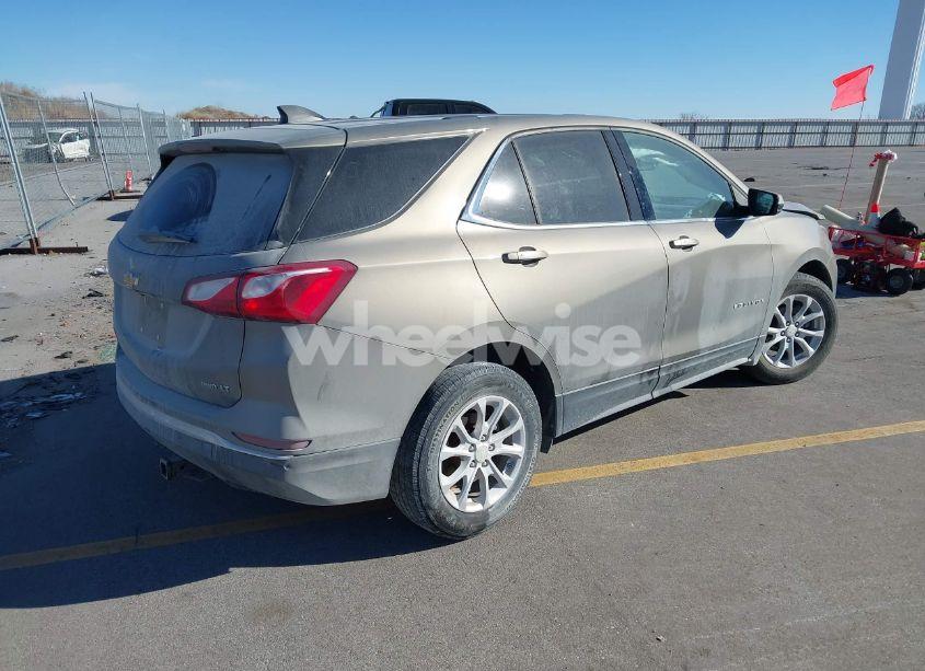 Photo 4 of 2019 Chevrolet Equinox LT (VIN 3GNAXUEV9KS567774)