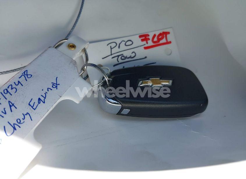 Photo 11 of 2019 Chevrolet Equinox LT (VIN 3GNAXUEV9KS592111)