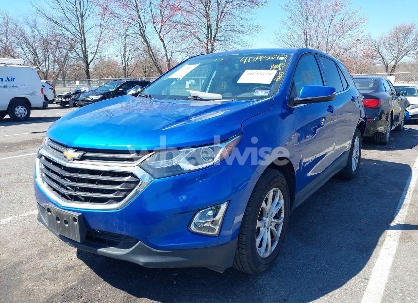 Photo 2 of 2019 Chevrolet Equinox LT (VIN 3GNAXUEV9KS592111)