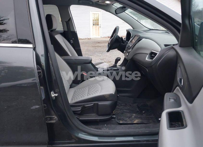 Photo 5 of 2019 Chevrolet Equinox LT (VIN 3GNAXUEV9KS628573)