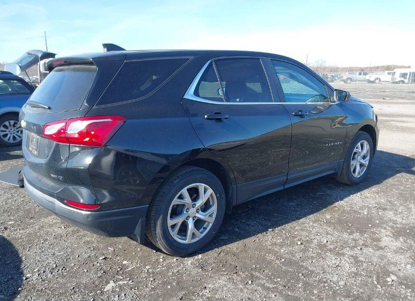 Photo 4 of 2021 Chevrolet Equinox AWD LT (VIN 3GNAXUEV9ML390219)