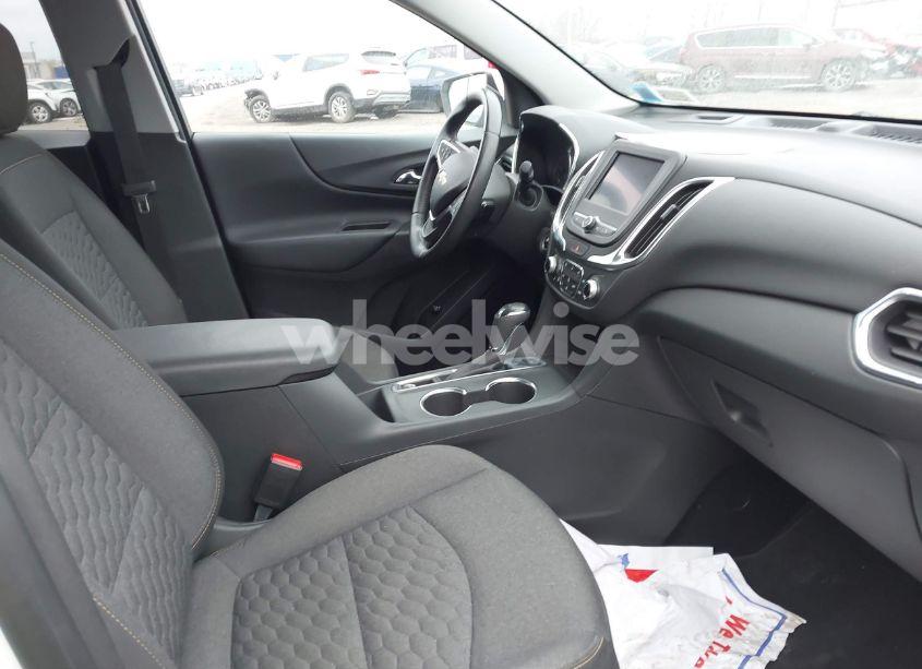 Photo 5 of 2021 Chevrolet Equinox AWD LT (VIN 3GNAXUEV9MS169645)