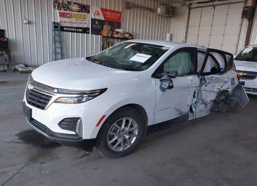 Photo 2 of 2022 Chevrolet Equinox AWD LT (VIN 3GNAXUEV9NL123292)