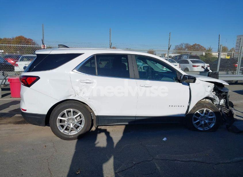 Photo 12 of 2022 Chevrolet Equinox AWD LT (VIN 3GNAXUEV9NL189437)
