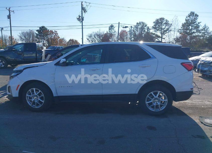 Photo 13 of 2022 Chevrolet Equinox AWD LT (VIN 3GNAXUEV9NL189437)