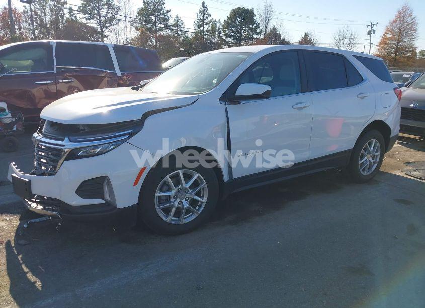 Photo 2 of 2022 Chevrolet Equinox AWD LT (VIN 3GNAXUEV9NL189437)