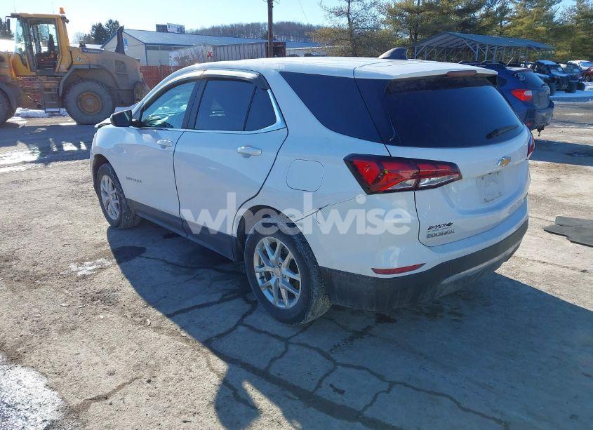 Photo 3 of 2022 Chevrolet Equinox AWD LT (VIN 3GNAXUEV9NL235686)