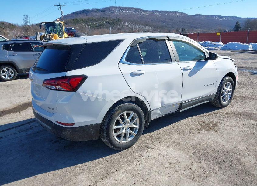 Photo 4 of 2022 Chevrolet Equinox AWD LT (VIN 3GNAXUEV9NL235686)