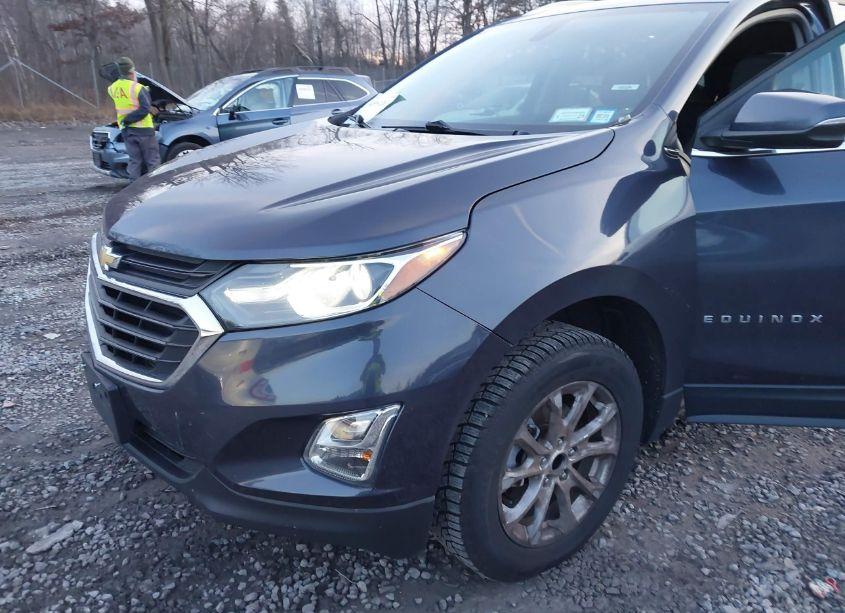 Photo 6 of 2019 Chevrolet Equinox LT (VIN 3GNAXUEVXKL119800)