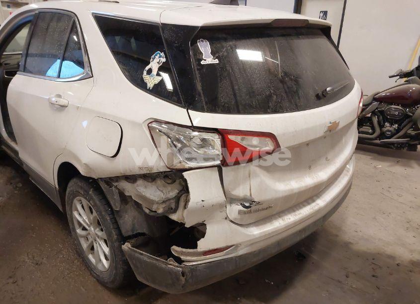 Photo 6 of 2019 Chevrolet Equinox LT (VIN 3GNAXUEVXKL120915)