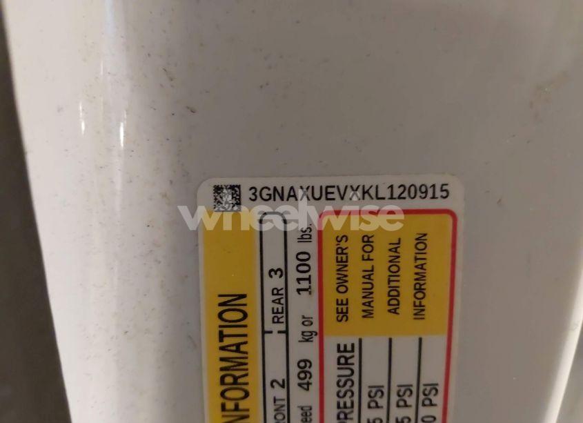 Photo 9 of 2019 Chevrolet Equinox LT (VIN 3GNAXUEVXKL120915)