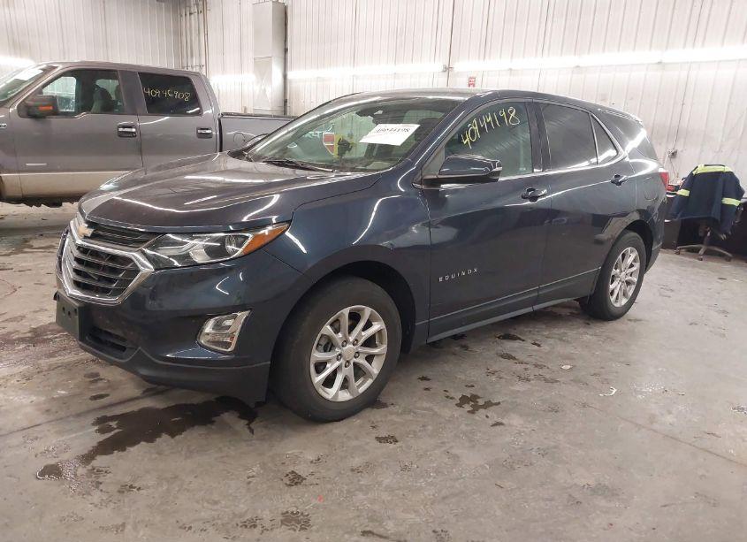 Photo 2 of 2019 Chevrolet Equinox LT (VIN 3GNAXUEVXKL258714)
