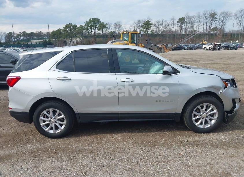 Photo 13 of 2019 Chevrolet Equinox LT (VIN 3GNAXUEVXKL358893)