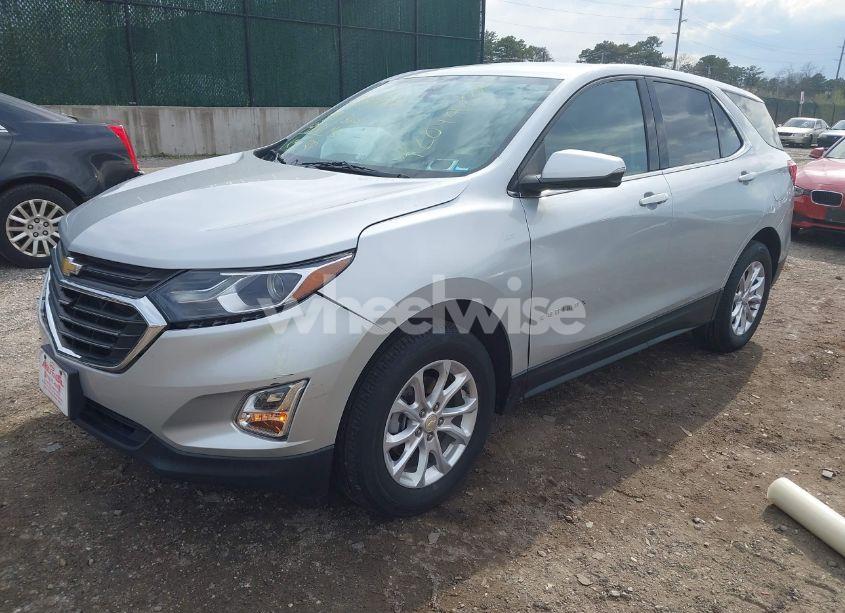 Photo 2 of 2019 Chevrolet Equinox LT (VIN 3GNAXUEVXKL358893)