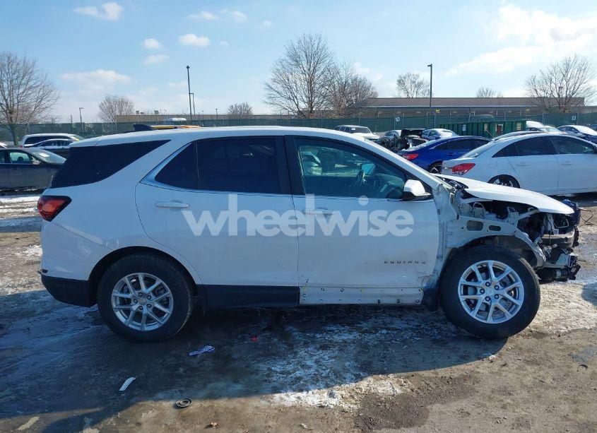 Photo 14 of 2022 Chevrolet Equinox AWD LT (VIN 3GNAXUEVXNL140490)