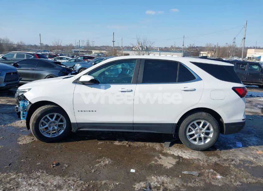 Photo 15 of 2022 Chevrolet Equinox AWD LT (VIN 3GNAXUEVXNL140490)