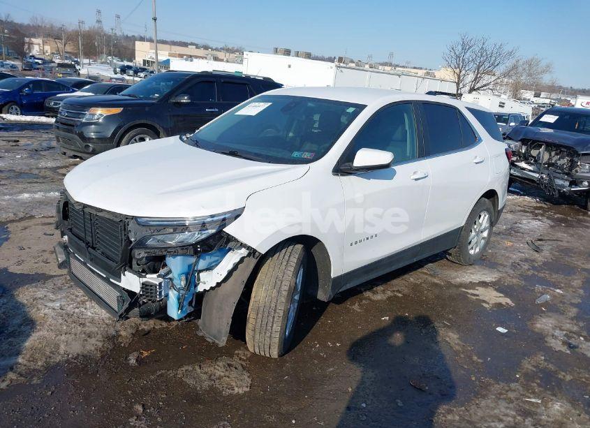 Photo 2 of 2022 Chevrolet Equinox AWD LT (VIN 3GNAXUEVXNL140490)