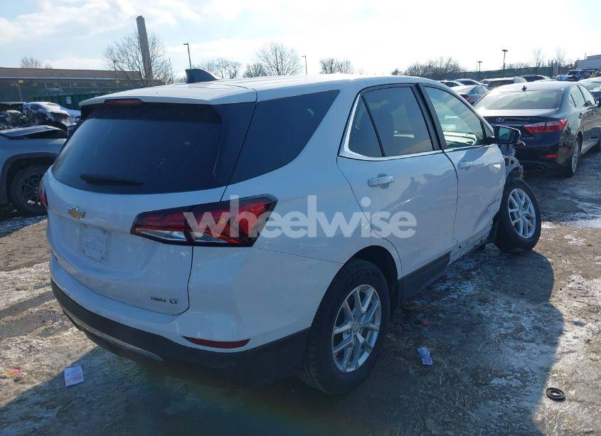 Photo 4 of 2022 Chevrolet Equinox AWD LT (VIN 3GNAXUEVXNL140490)