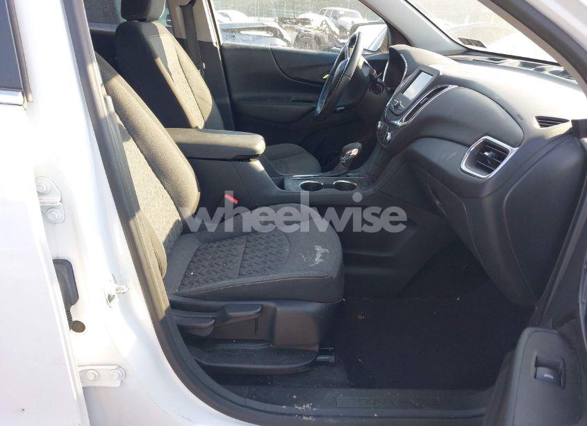 Photo 5 of 2022 Chevrolet Equinox AWD LT (VIN 3GNAXUEVXNL140490)