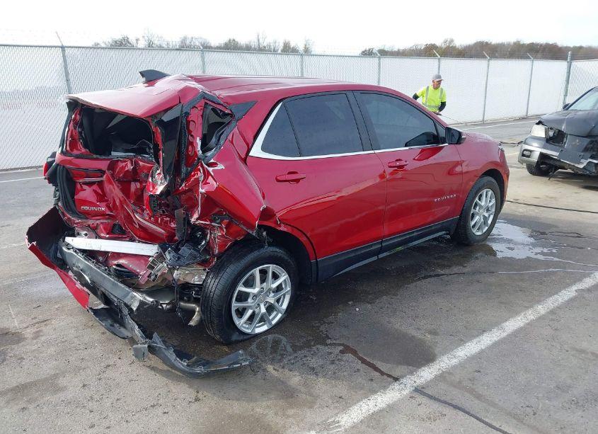 Photo 4 of 2022 Chevrolet Equinox AWD LT (VIN 3GNAXUEVXNL144281)