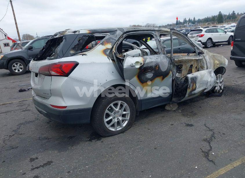 Photo 4 of 2022 Chevrolet Equinox AWD LT (VIN 3GNAXUEVXNL189074)