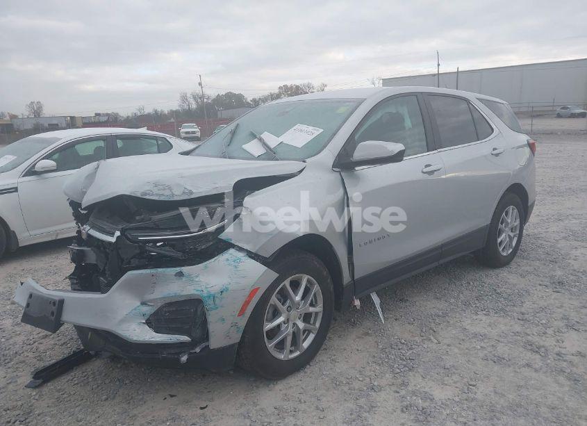 Photo 2 of 2022 Chevrolet Equinox AWD LT (VIN 3GNAXUEVXNL203393)