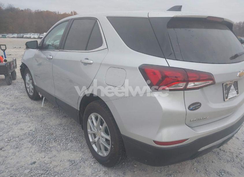 Photo 3 of 2022 Chevrolet Equinox AWD LT (VIN 3GNAXUEVXNL203393)