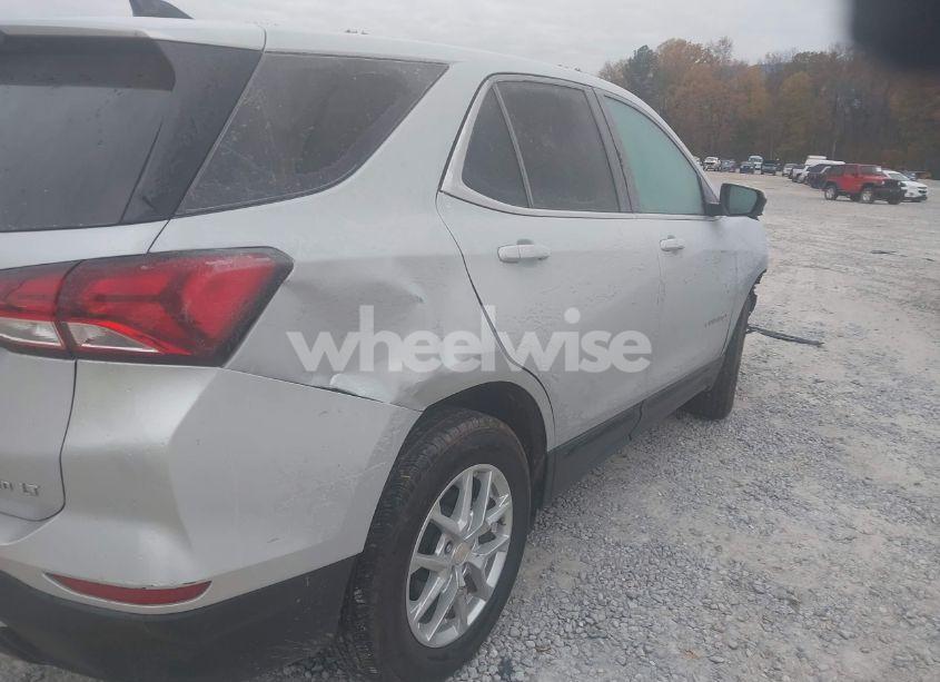 Photo 4 of 2022 Chevrolet Equinox AWD LT (VIN 3GNAXUEVXNL203393)