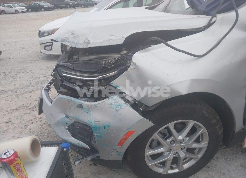 Photo 6 of 2022 Chevrolet Equinox AWD LT (VIN 3GNAXUEVXNL203393)