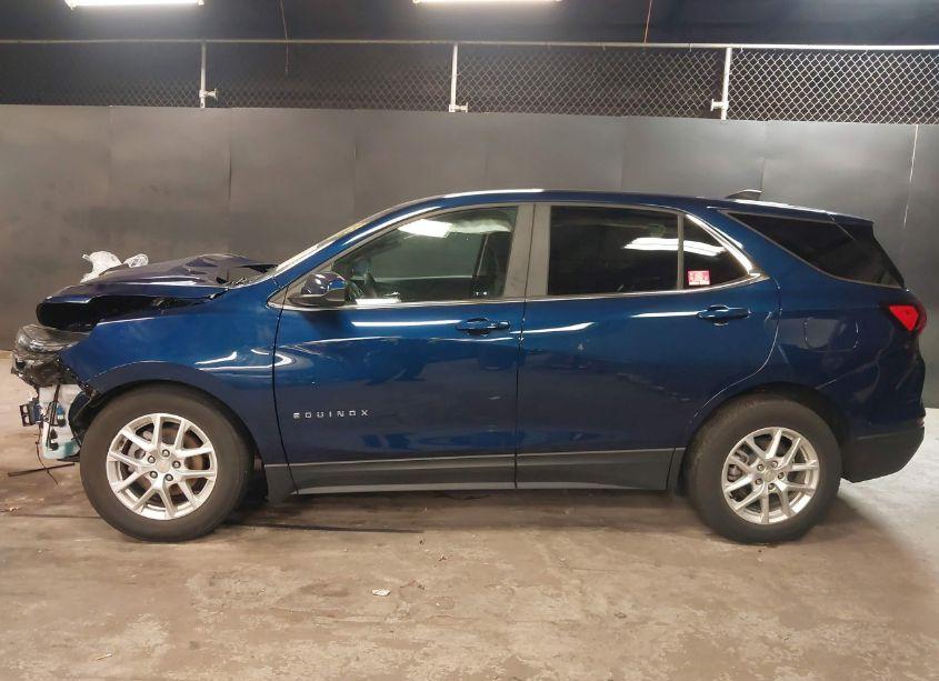 Photo 15 of 2022 Chevrolet Equinox AWD LT (VIN 3GNAXUEVXNL270057)
