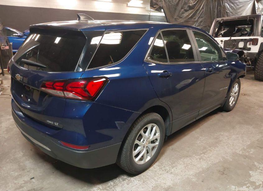 Photo 4 of 2022 Chevrolet Equinox AWD LT (VIN 3GNAXUEVXNL270057)