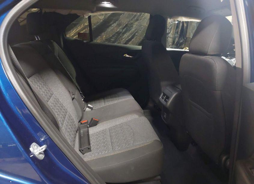 Photo 8 of 2022 Chevrolet Equinox AWD LT (VIN 3GNAXUEVXNL270057)
