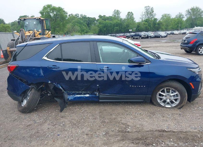 Photo 13 of 2022 Chevrolet Equinox AWD LT (VIN 3GNAXUEVXNL313294)