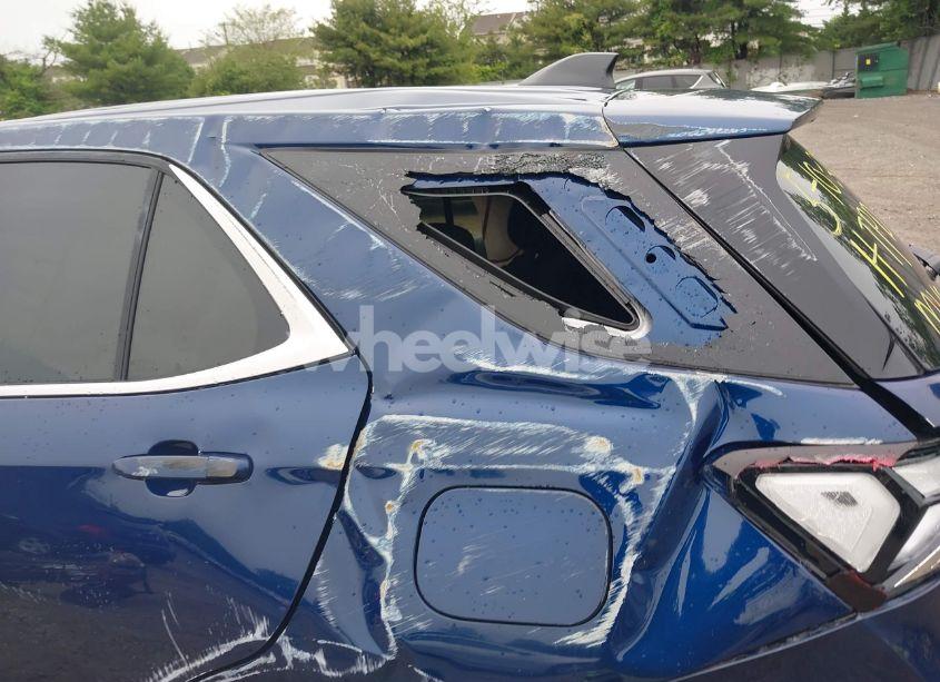 Photo 18 of 2022 Chevrolet Equinox AWD LT (VIN 3GNAXUEVXNL313294)