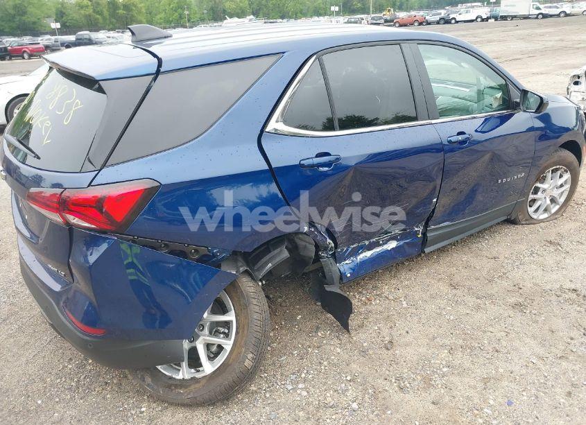 Photo 4 of 2022 Chevrolet Equinox AWD LT (VIN 3GNAXUEVXNL313294)