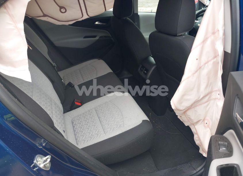 Photo 8 of 2022 Chevrolet Equinox AWD LT (VIN 3GNAXUEVXNL313294)