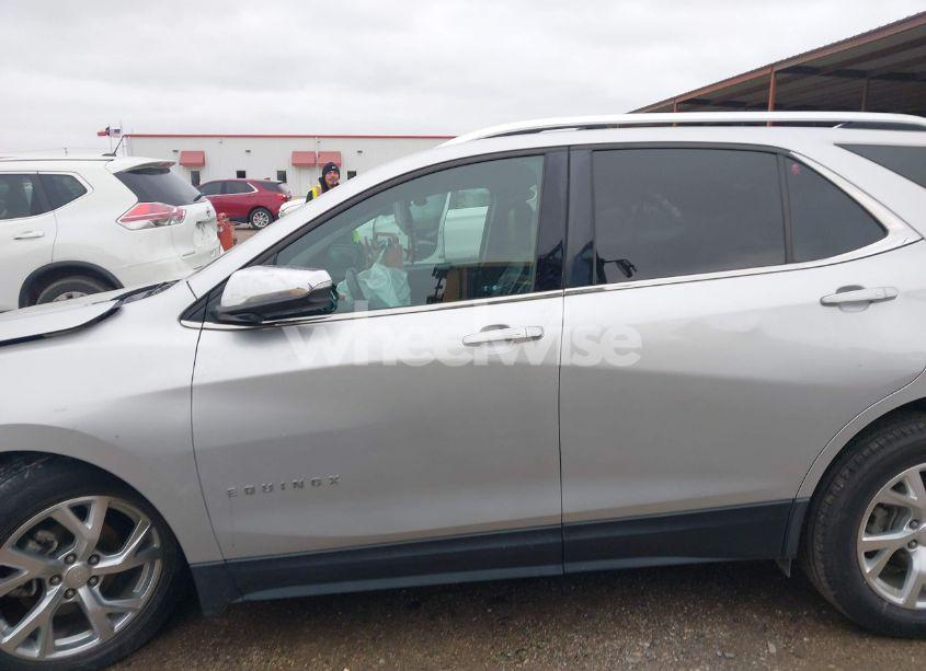 Photo 14 of 2018 Chevrolet Equinox PREMIER (VIN 3GNAXVEV0JS593135)