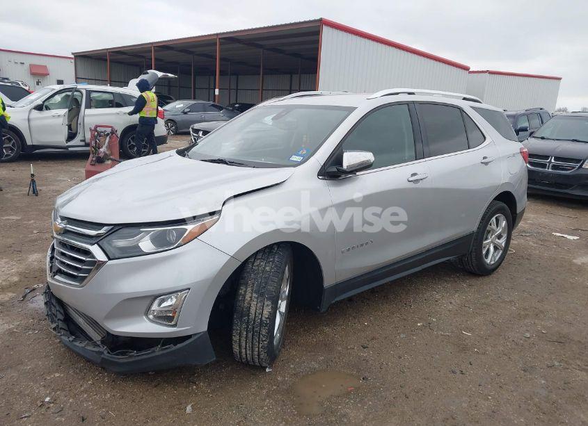 Photo 2 of 2018 Chevrolet Equinox PREMIER (VIN 3GNAXVEV0JS593135)