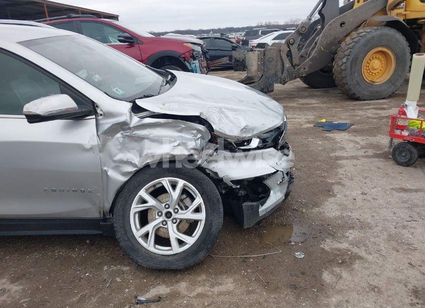 Photo 6 of 2018 Chevrolet Equinox PREMIER (VIN 3GNAXVEV0JS593135)