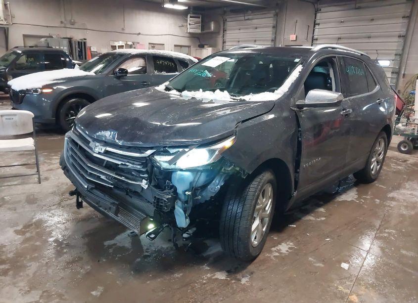 Photo 2 of 2018 Chevrolet Equinox PREMIER (VIN 3GNAXVEV1JS542632)