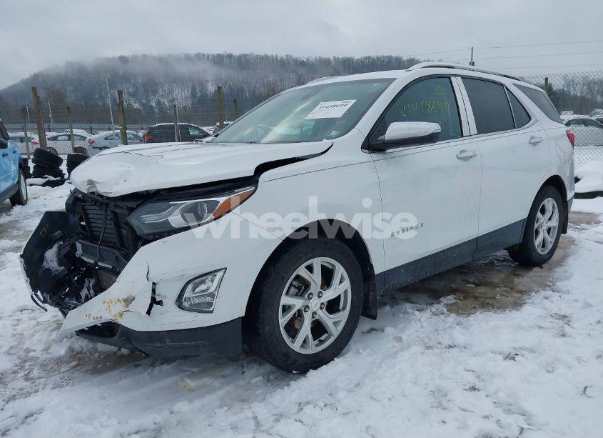 Photo 2 of 2018 Chevrolet Equinox PREMIER (VIN 3GNAXVEV1JS637224)
