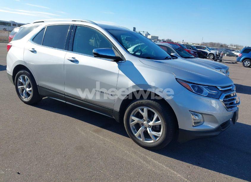 2018 Chevrolet Equinox PREMIER (VIN 3GNAXVEV2JS500101) main photo