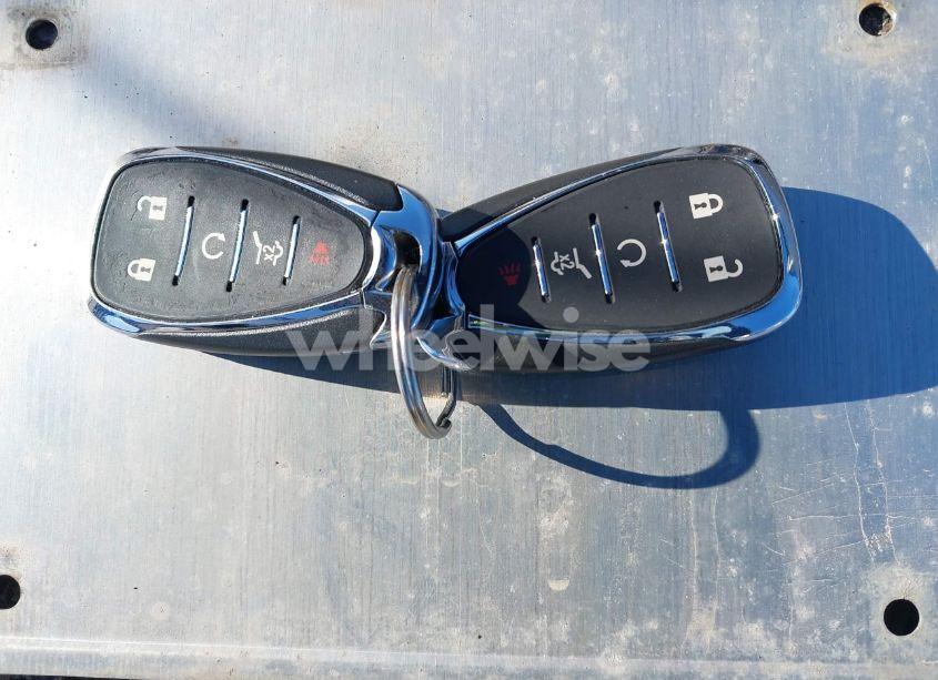 Photo 11 of 2018 Chevrolet Equinox PREMIER (VIN 3GNAXVEV2JS500101)