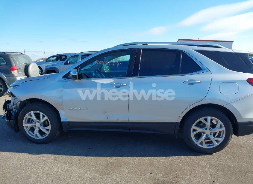 Photo 14 of 2018 Chevrolet Equinox PREMIER (VIN 3GNAXVEV2JS500101)