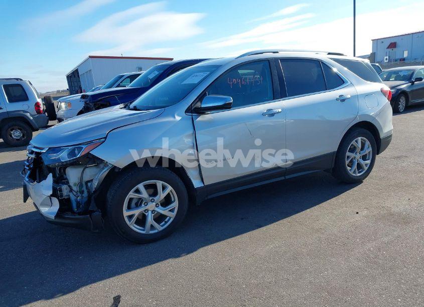 Photo 2 of 2018 Chevrolet Equinox PREMIER (VIN 3GNAXVEV2JS500101)